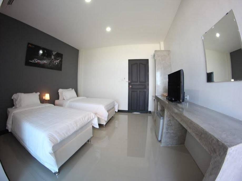 Plus Hotel Loei Extérieur photo